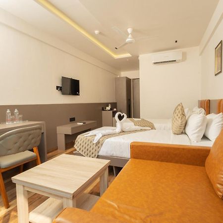 סילבאסה Krown Palace Resort מראה חיצוני תמונה
