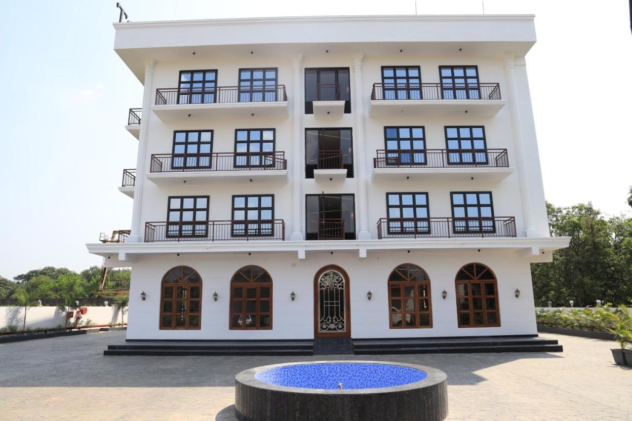 סילבאסה Krown Palace Resort מראה חיצוני תמונה