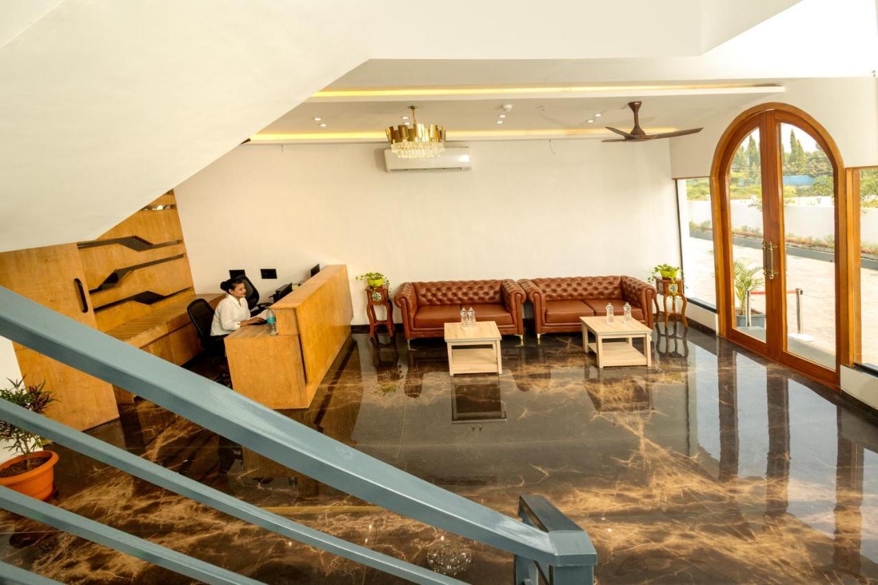 סילבאסה Krown Palace Resort מראה חיצוני תמונה