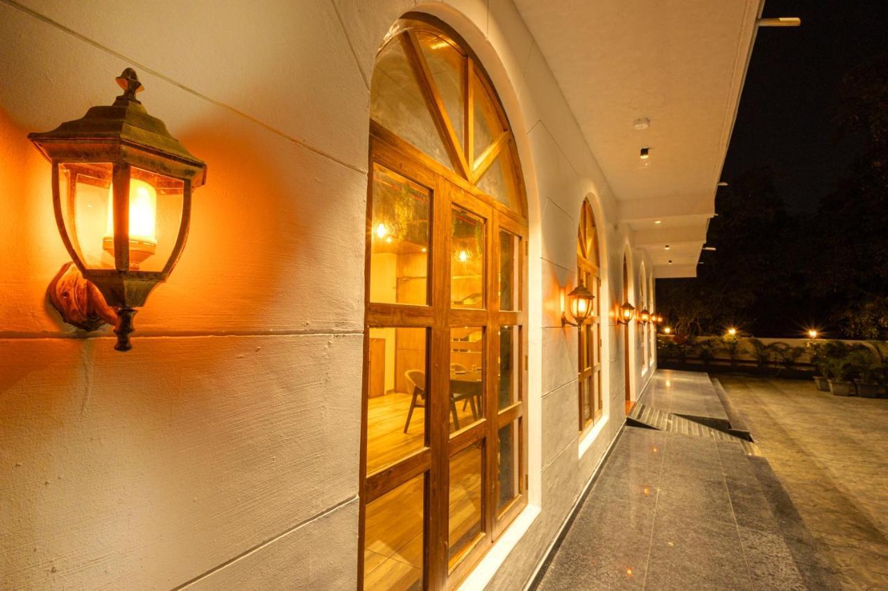 סילבאסה Krown Palace Resort מראה חיצוני תמונה