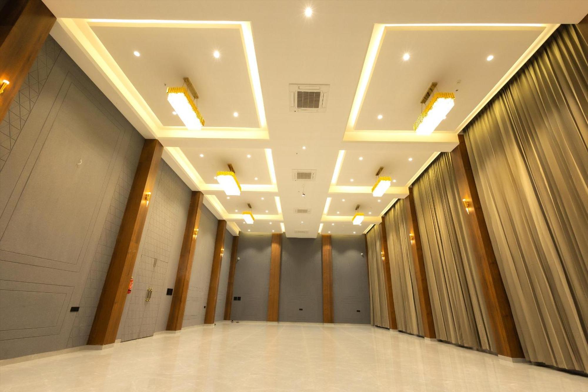 סילבאסה Krown Palace Resort מראה חיצוני תמונה